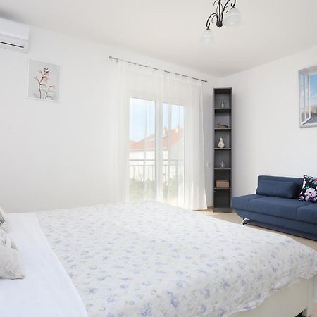Seaside Holiday House Poljica, Trogir - 5161 산책길 객실 사진