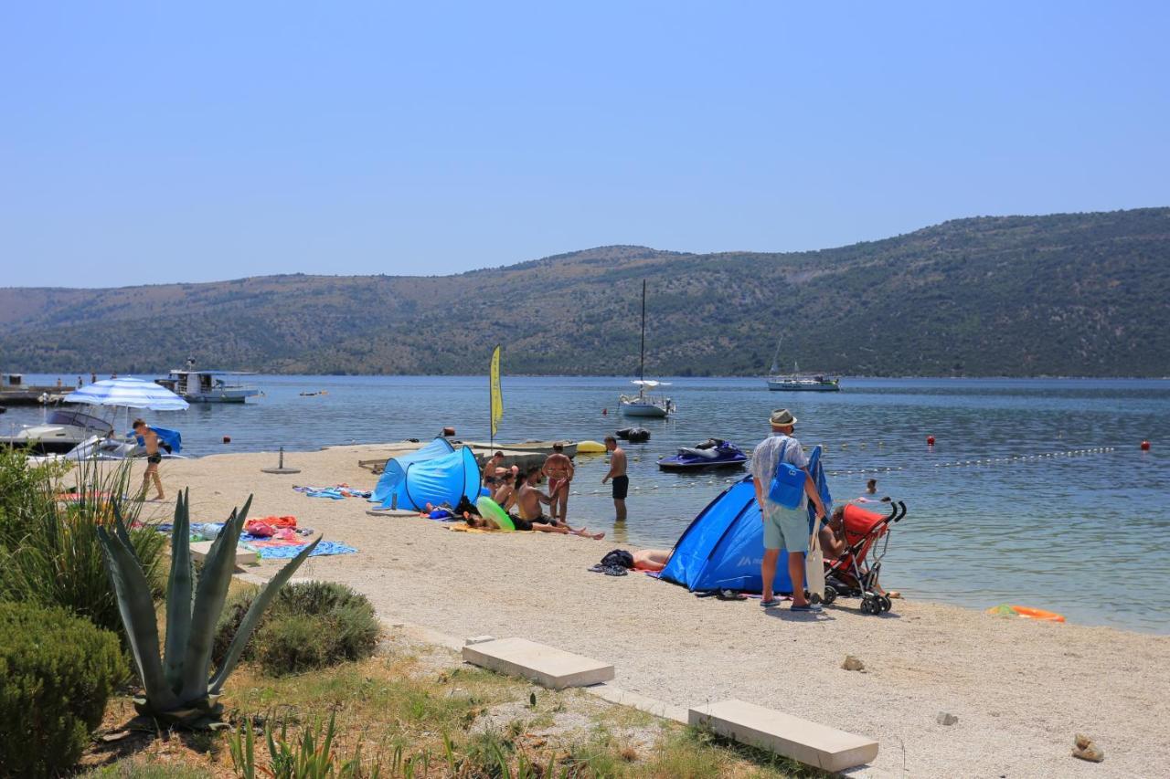 Seaside Holiday House Poljica, Trogir - 5161 산책길 외부 사진
