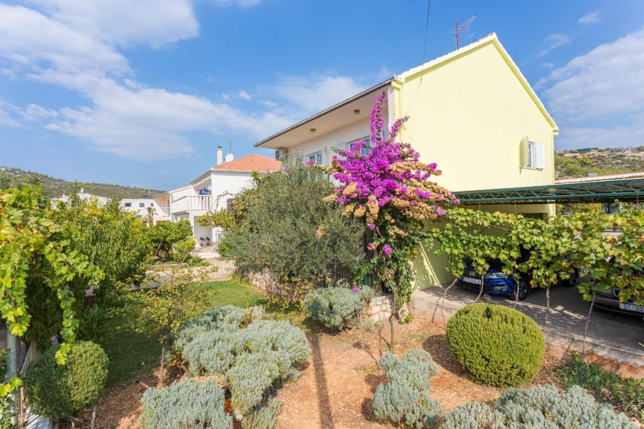 Seaside Holiday House Poljica, Trogir - 5161 산책길 외부 사진