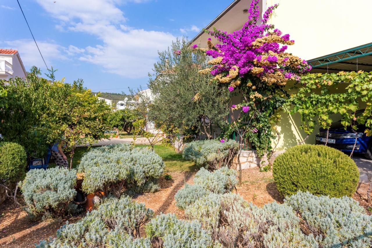 Seaside Holiday House Poljica, Trogir - 5161 산책길 외부 사진