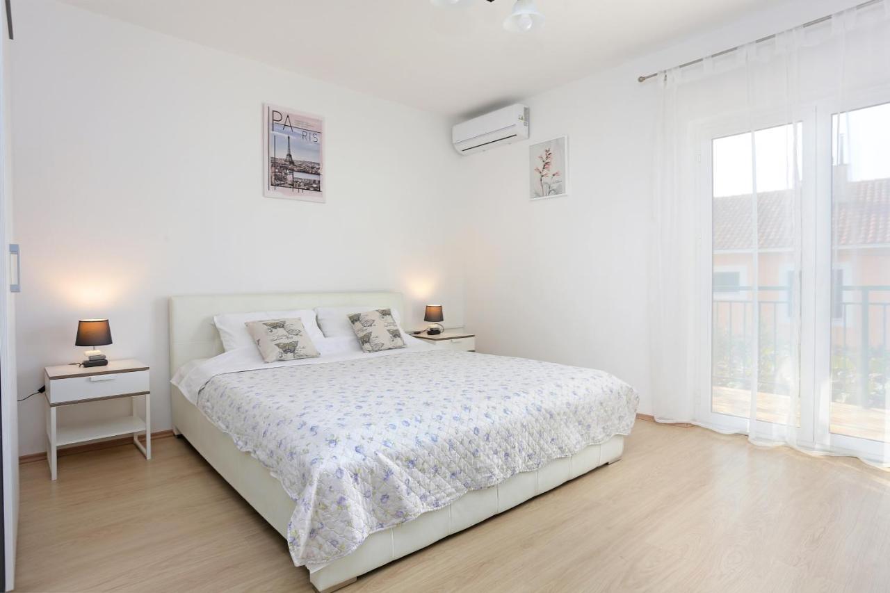 Seaside Holiday House Poljica, Trogir - 5161 산책길 외부 사진