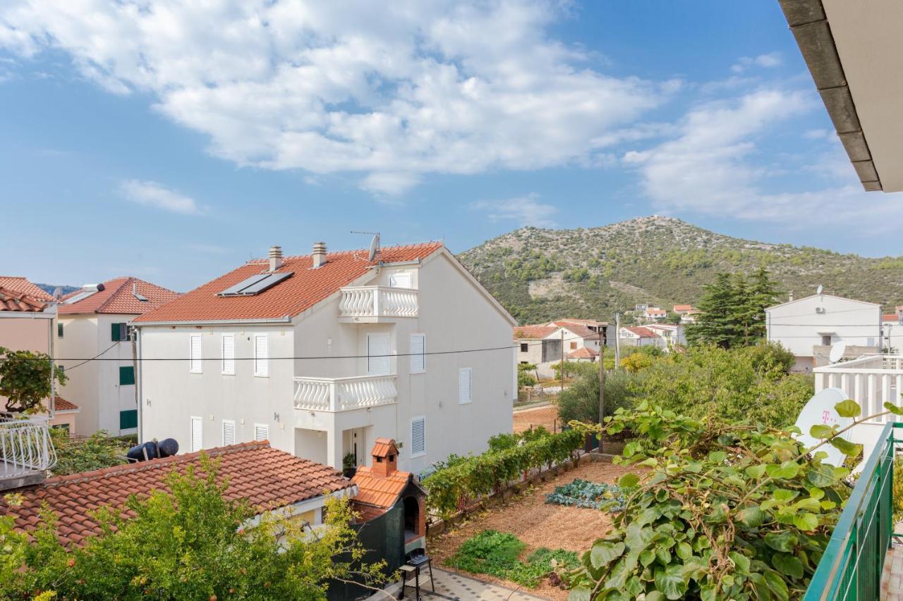 Seaside Holiday House Poljica, Trogir - 5161 산책길 외부 사진