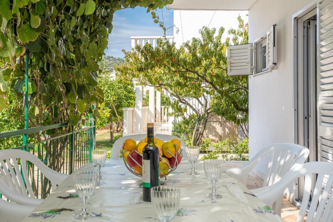 Seaside Holiday House Poljica, Trogir - 5161 산책길 외부 사진