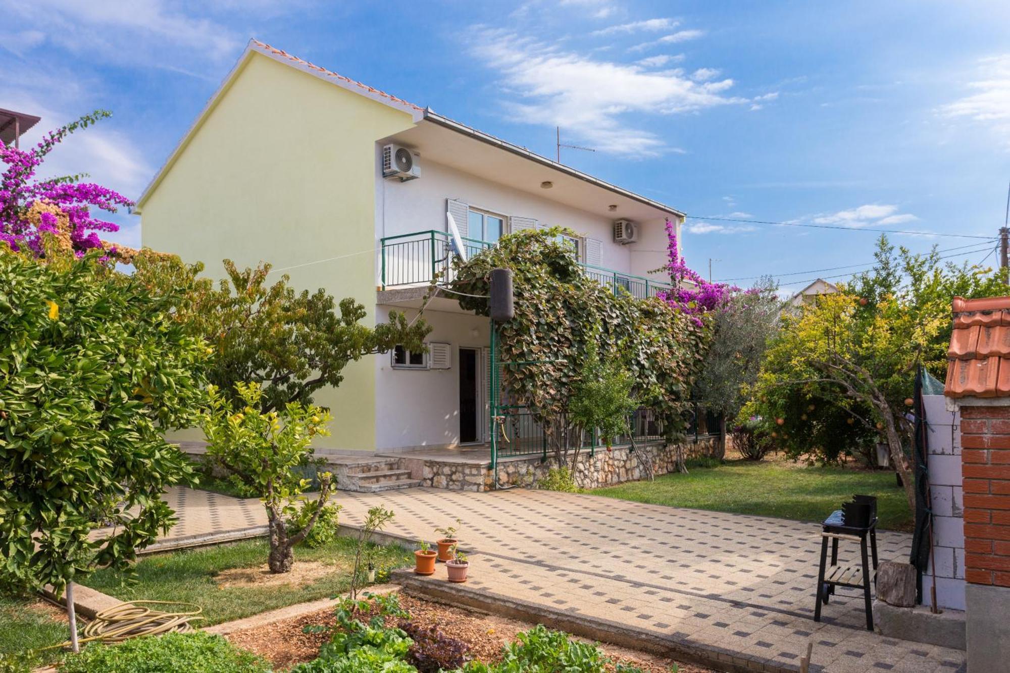 Seaside Holiday House Poljica, Trogir - 5161 산책길 외부 사진